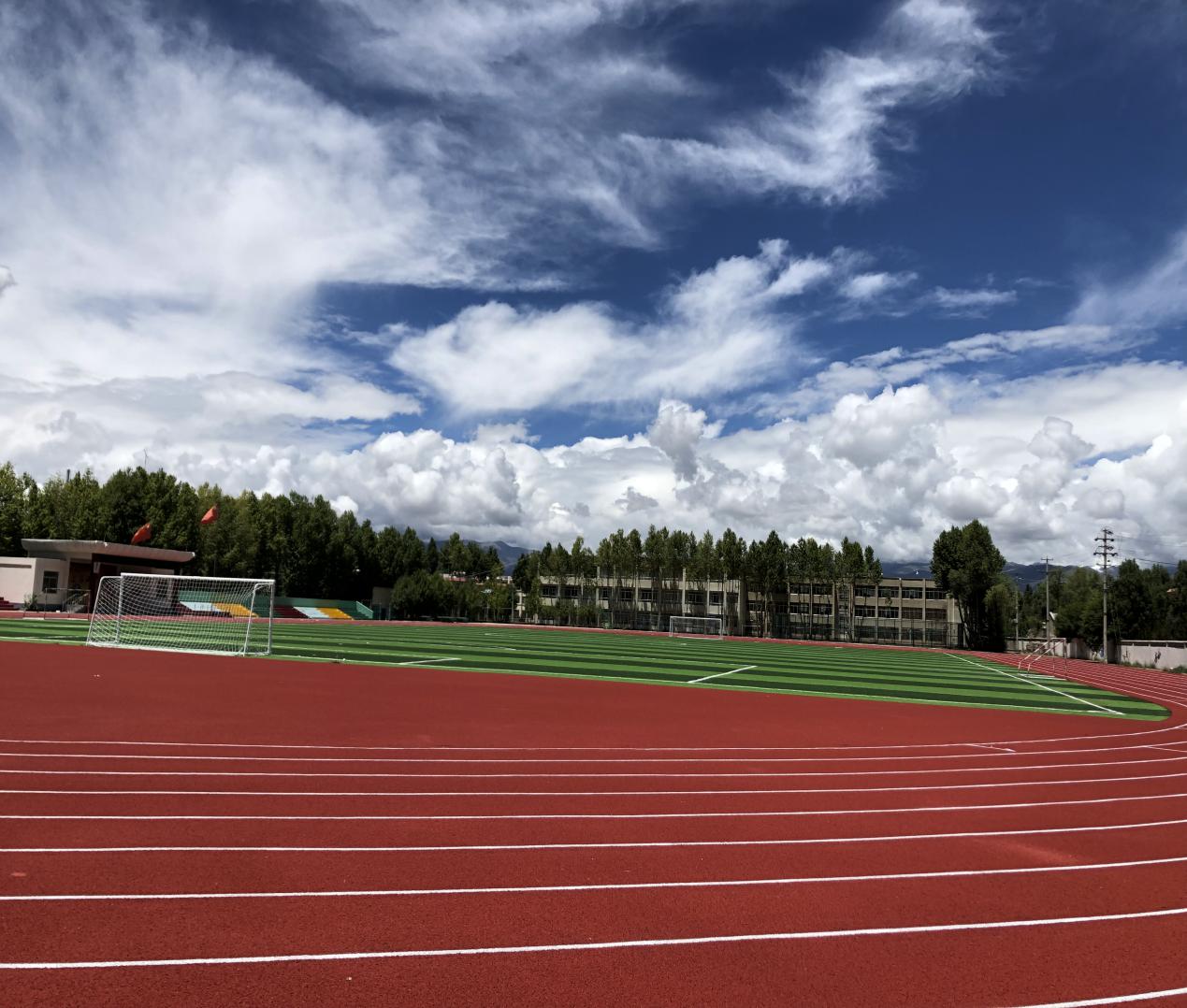 西藏日喀则第二中学400米透气型跑道项目